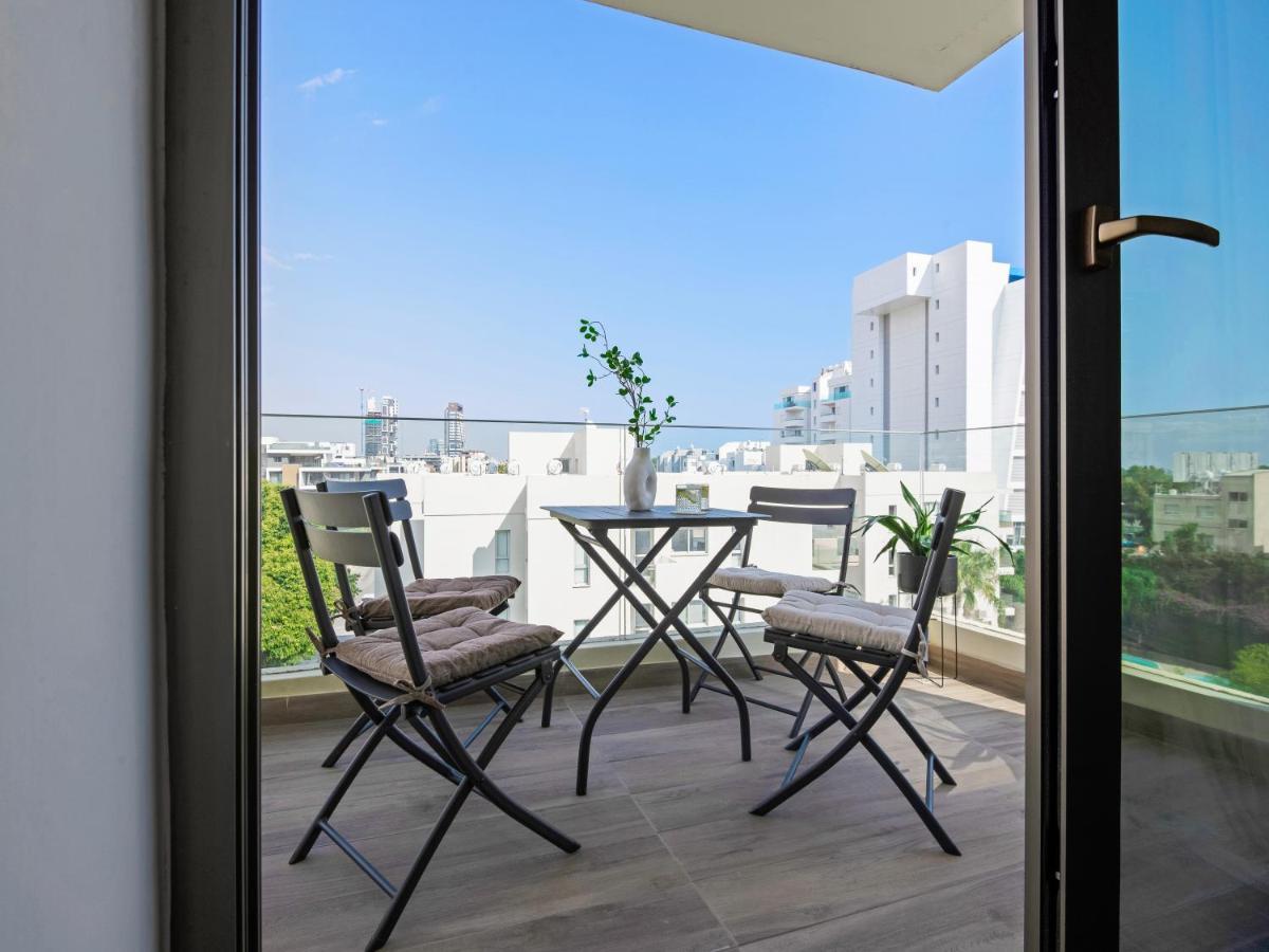 Sanders Evolution Limassol Exterior foto
